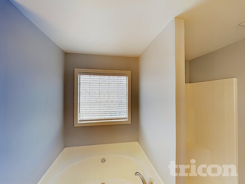 Building Photo - 9635 Poole Rd