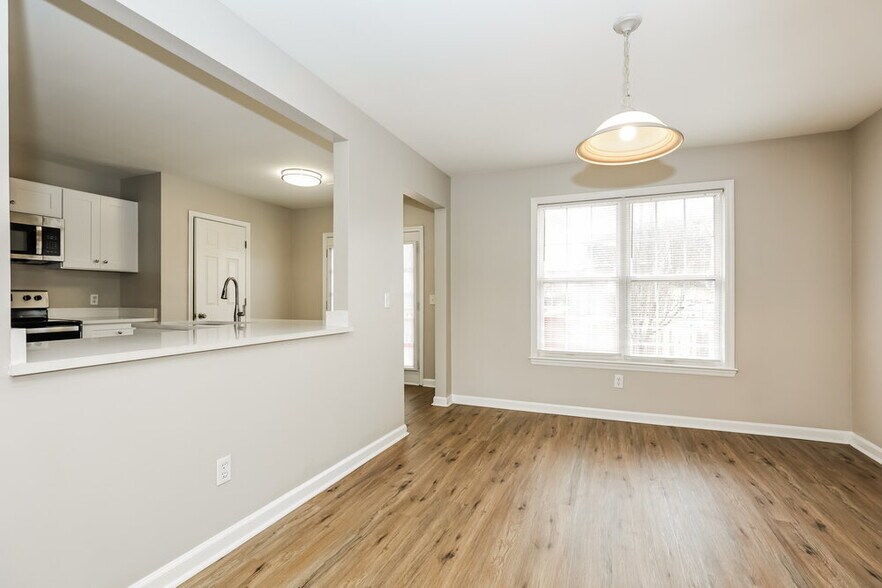 Building Photo - 139 Cedar Forest Dr