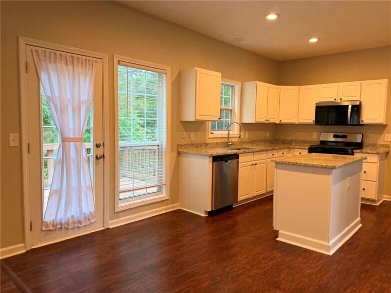 Building Photo - 2845 White Blossom Ln