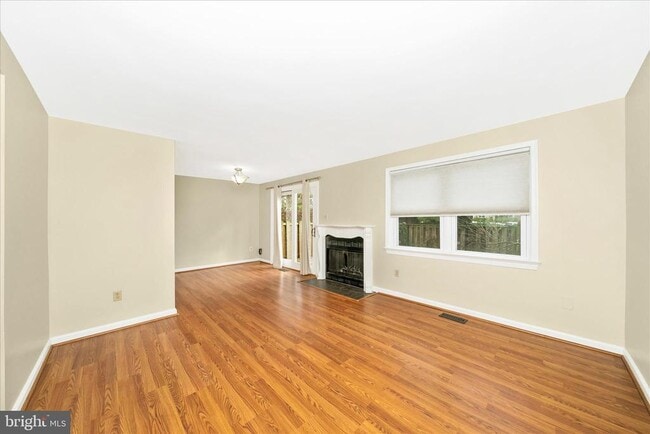 Building Photo - 106 Lamont Ln