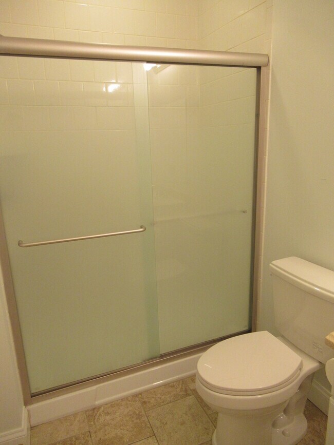 Building Photo - Charming 4 Bedroom/3.5 Bathroom Townhome with Parking Pad in Station North, MD!