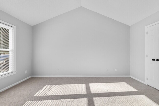 Building Photo - Charming & VERY CLEAN 1 Bed, 1 Bath Home Near Hospital & Winthrop | $1,200/month | Available Now