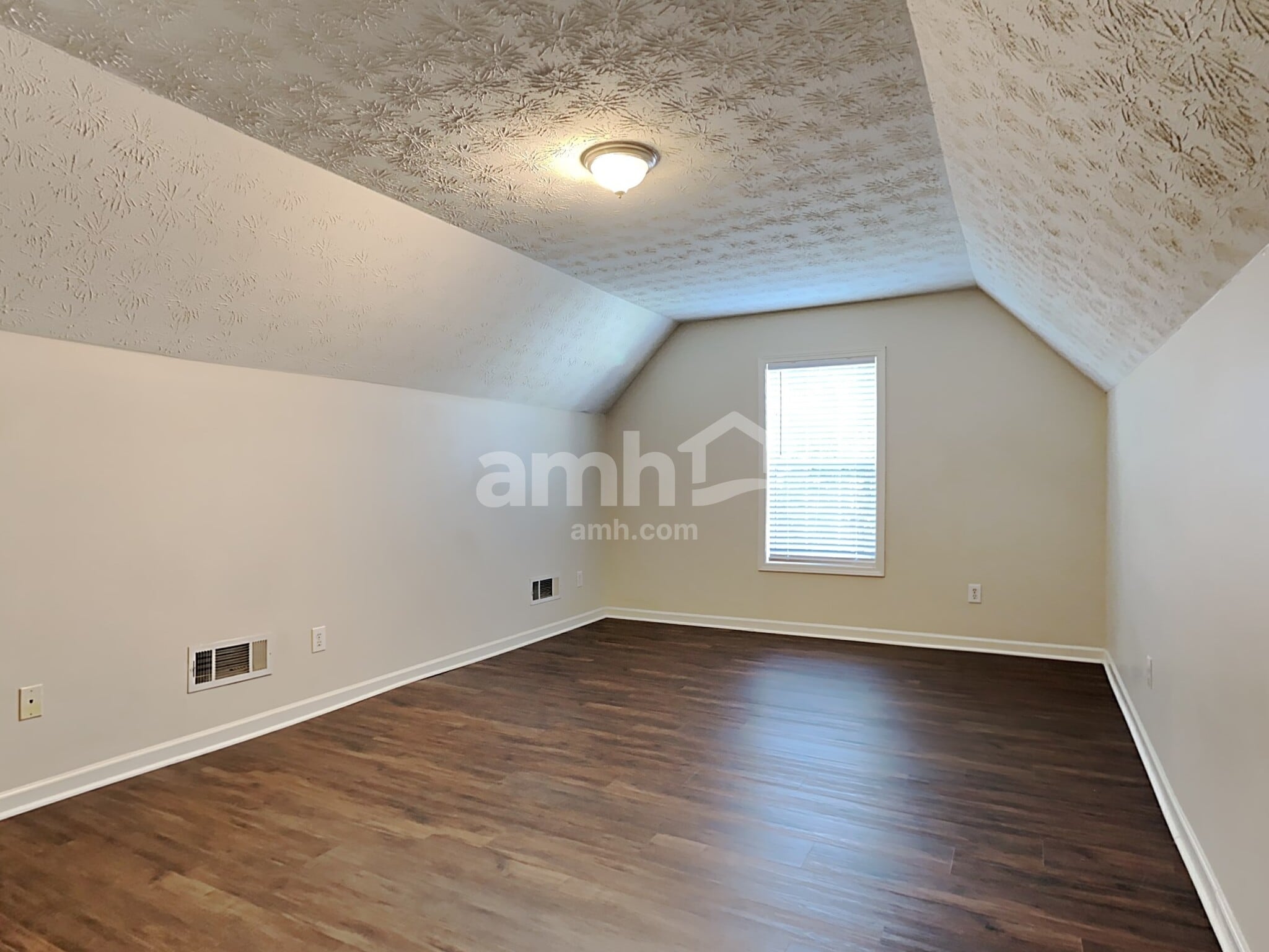 Building Photo - 1552 Armende Cir
