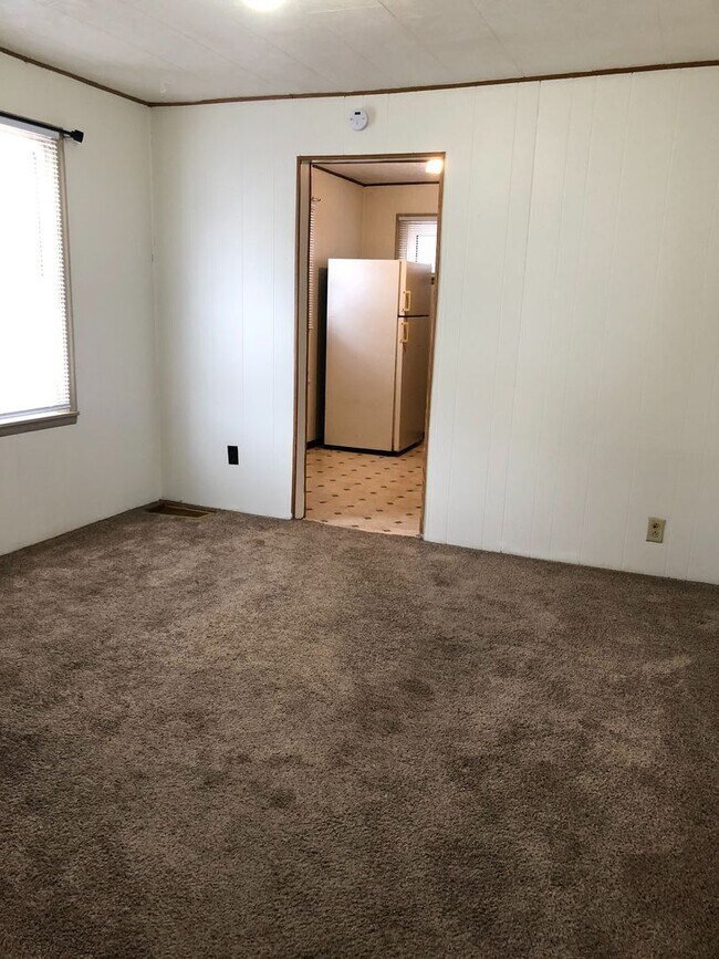 Building Photo - House- NE