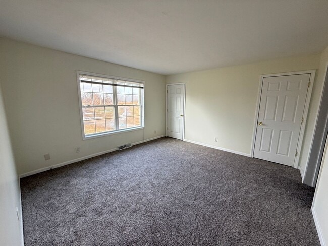 Building Photo - Spacious 3-Bedroom Home with Sunroom and Attached 2-Car Garage in Manchester, MI