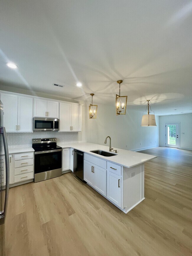 Building Photo - 556 Leesville Rd