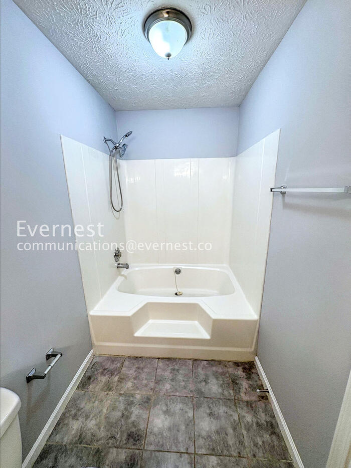 Building Photo - 1942 Cornell Way