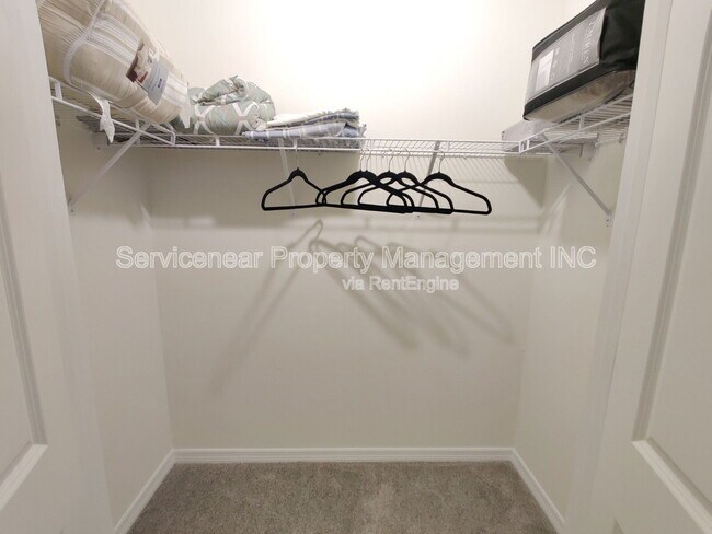 Building Photo - 32988 Major Oak Dr