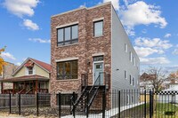 Building Photo - 5939 W Superior St
