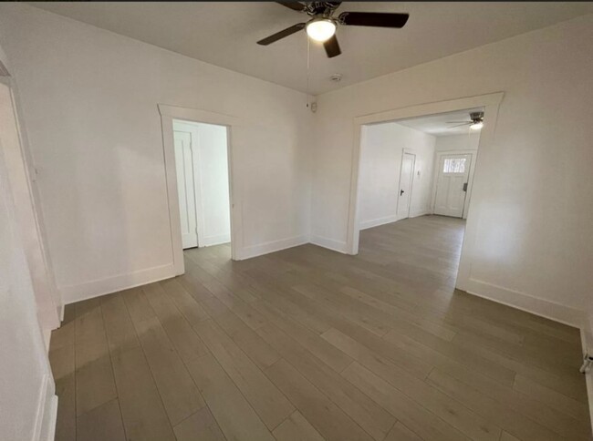 Dining room - 730 Monroe St