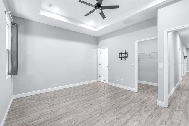 Building Photo - 1505 E North Bay St