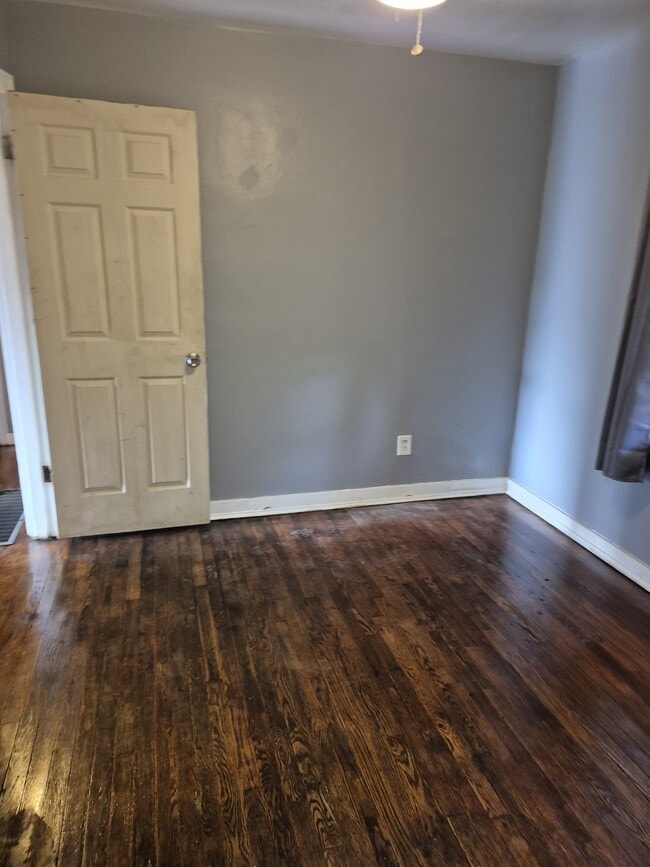 Building Photo - 8835 Murvale Dr