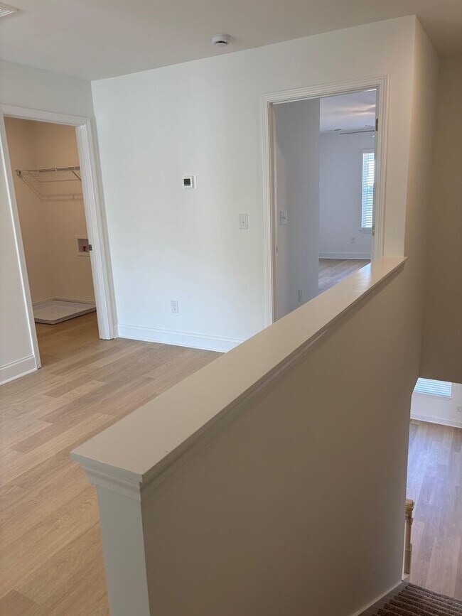 Building Photo - Knoxville 37920 - 3 bedroom 2.5 bath - cal...