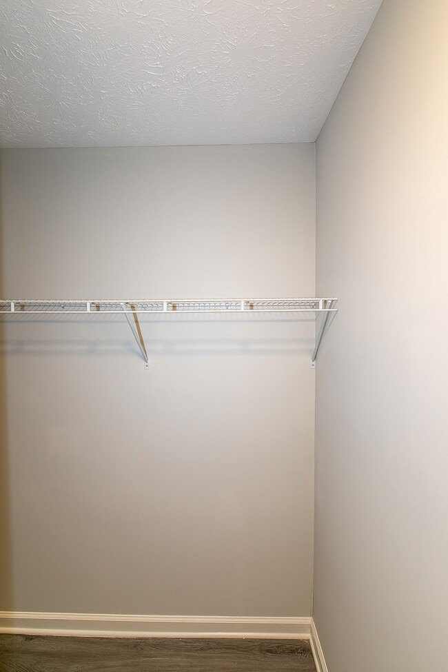 Building Photo - 3941 Kensington Dr