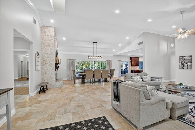 Building Photo - 13172 Doubletree Cir