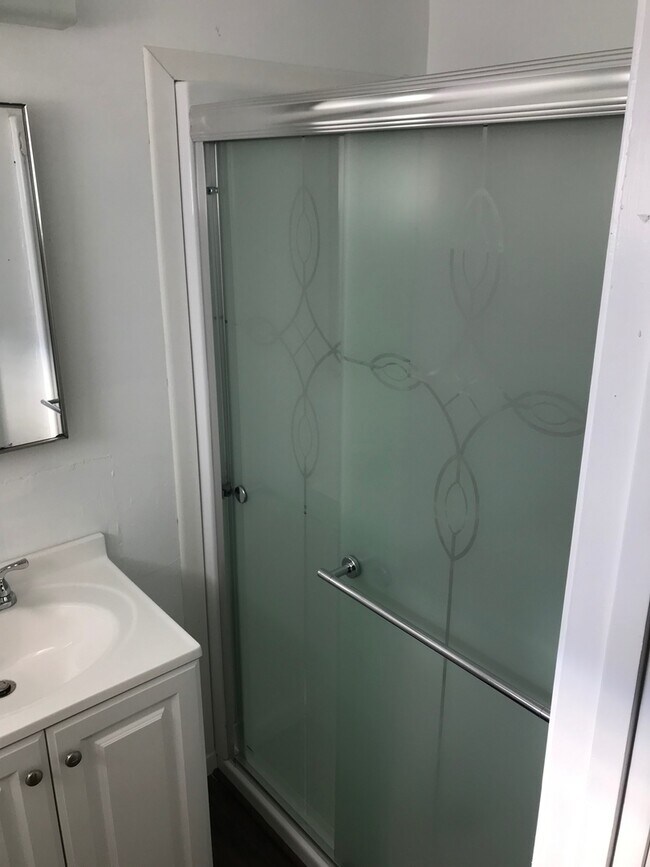 Building Photo - Clovis home for rent.