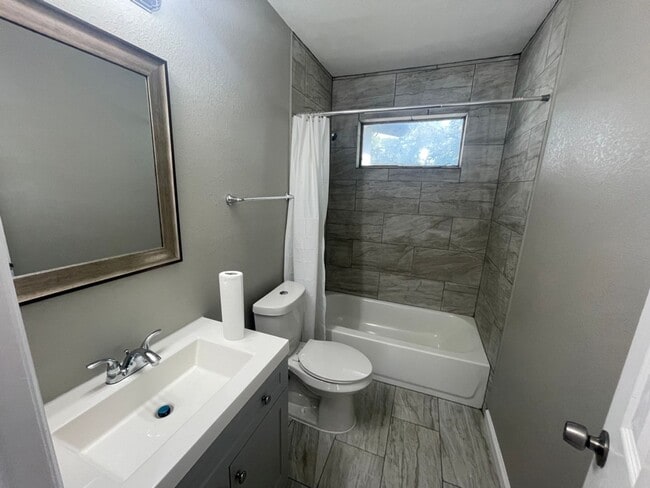 Building Photo - Home for Rent