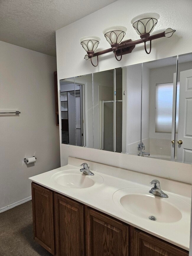 Building Photo - 5052 Westfield Dr NE