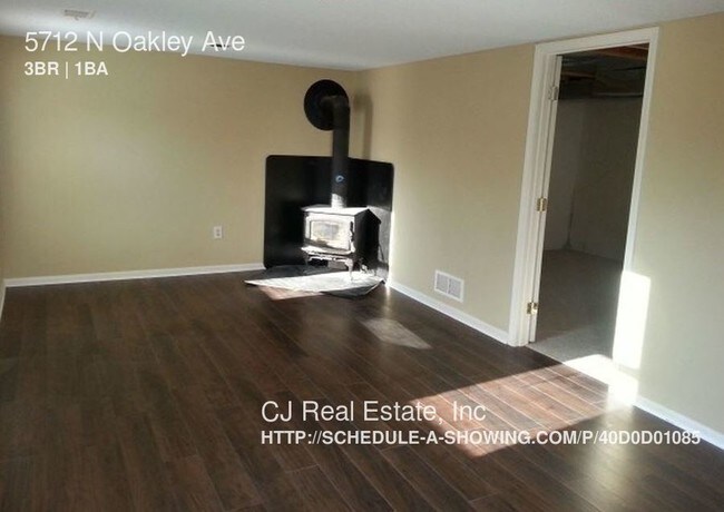 Building Photo - 5712 N Oakley Ave