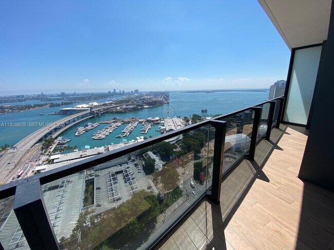 Building Photo - 398 NE 5th St