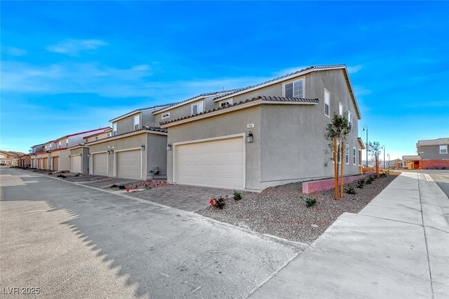 Building Photo - 2806 Alfena Pl