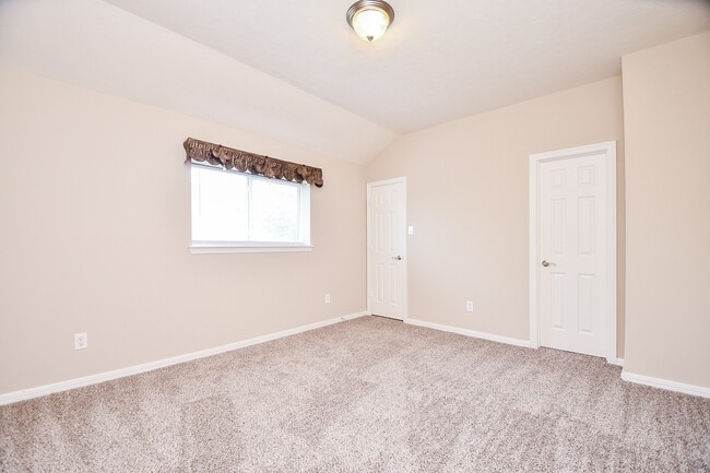 Building Photo - 12410 Shorebridge Rd