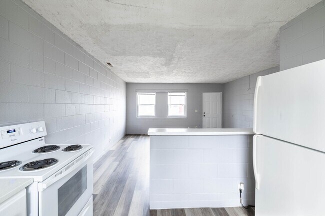 Building Photo - 2 Bed, 1 Bath %50 OFF FIRST MONTH'S RENT!