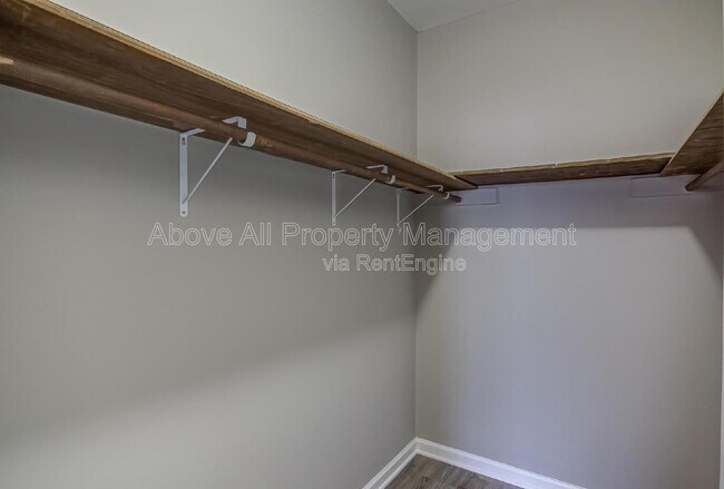 Building Photo - 6020 Winterpointe Ln