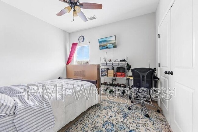 Building Photo - 87 Freedom Heights