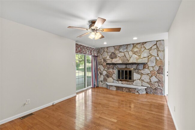 Building Photo - 4685 Colima Ct