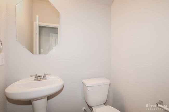 Building Photo - 3465 Wooded Ln