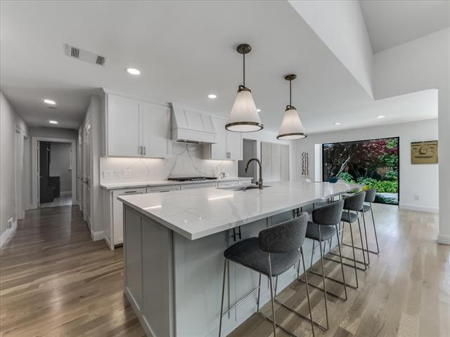 Building Photo - 7049 Gateridge Dr