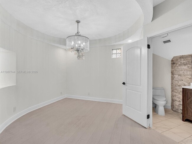 Building Photo - 11407 Lakeview Dr