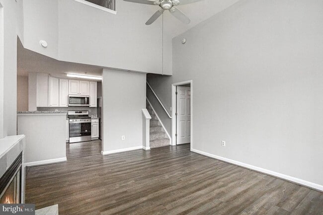 Building Photo - 1060 Gardenview Loop