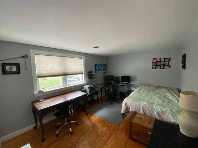 Building Photo - 777 Middle Rd