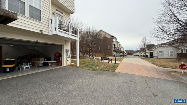 Building Photo - 2350 Abington Dr