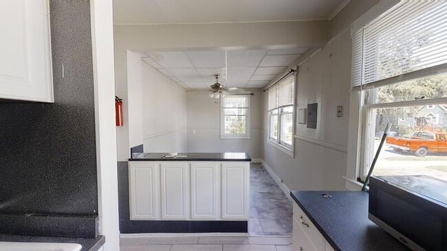 Building Photo - 900 Woodlawn Ave