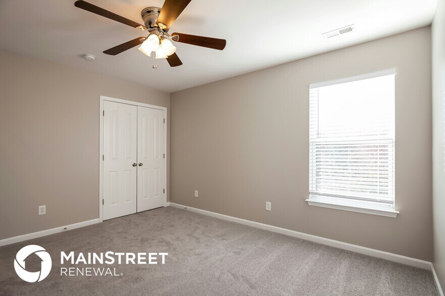Building Photo - 1013 Lavender Cir