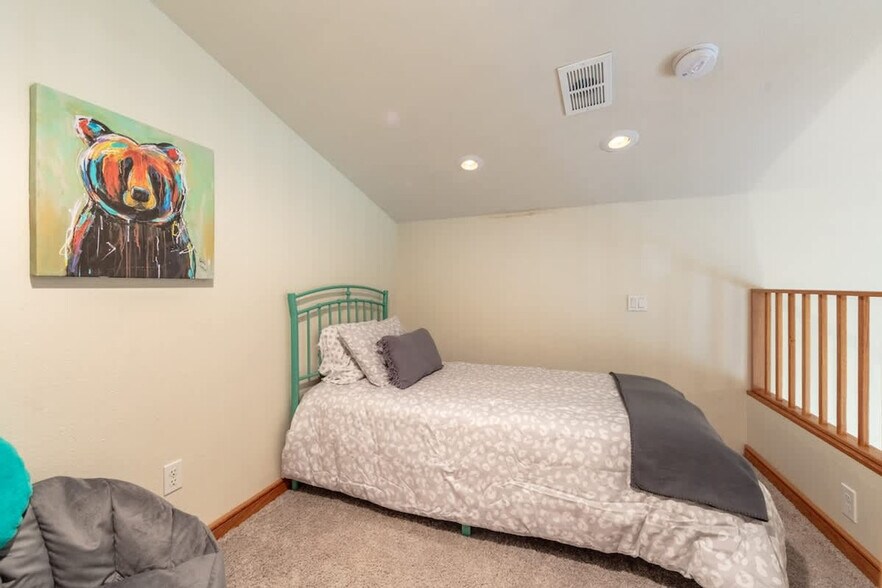 Building Photo - 3228 E Fernan Terrace Dr