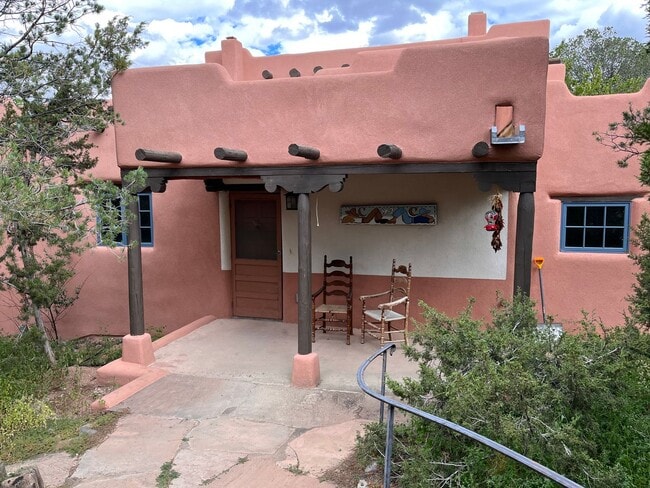 Building Photo - 601 Camino Rancheros