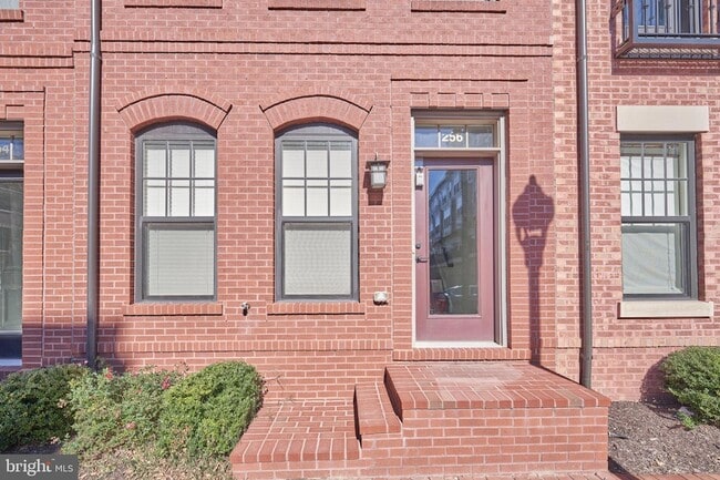 Building Photo - 256 Bluemont Branch Terrace SE