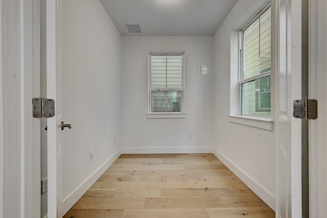 Building Photo - 3115 Chennault St
