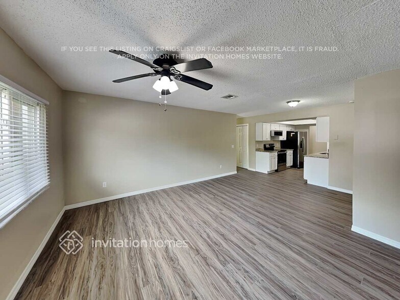 Building Photo - 628 Sherwood Dr