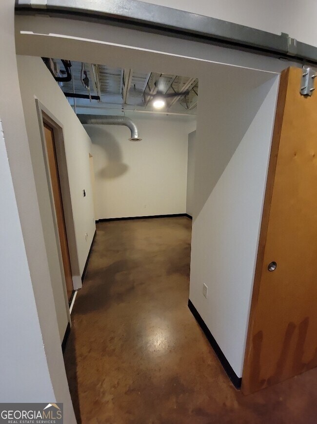 Building Photo - 5200 Peachtree Rd