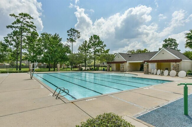 Building Photo - 15723 Chapel Lake Dr