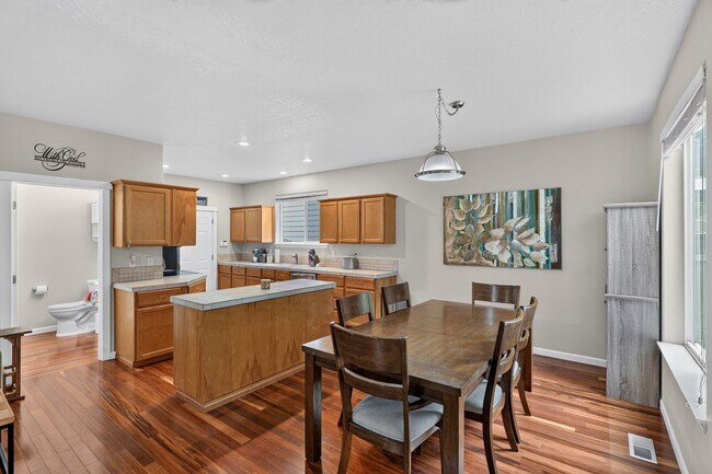Building Photo - 3 Bedroom/2.5 Bath + Bonus Room & Outdoor living