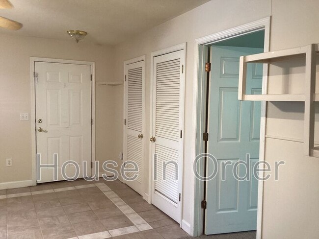 Building Photo - 703 Olde Covington Way