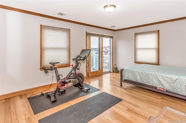 Building Photo - 127 Maple Blvd