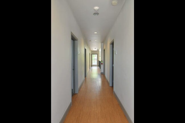 Building Photo - 817 E Nora Ave