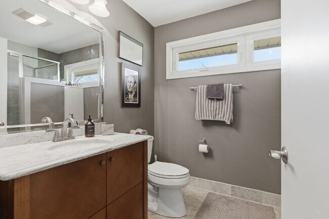 Building Photo - Charming 3-Bed Oasis with Scenic Waterfront Views and Pool 15 minutes from Downtown Nashville